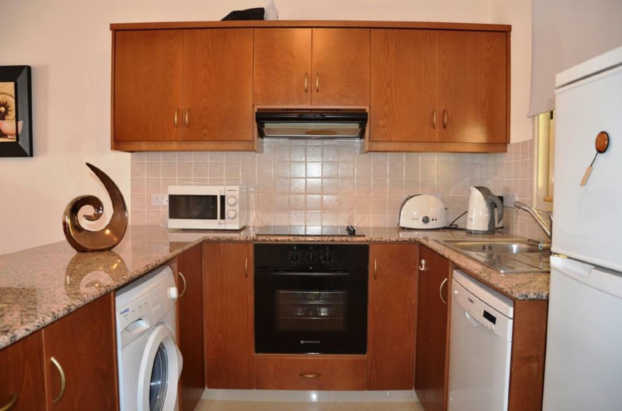 Ground Floor One Bedroom Apartment B2, 3 Pools, Free Wifi 佩亚 外观 照片