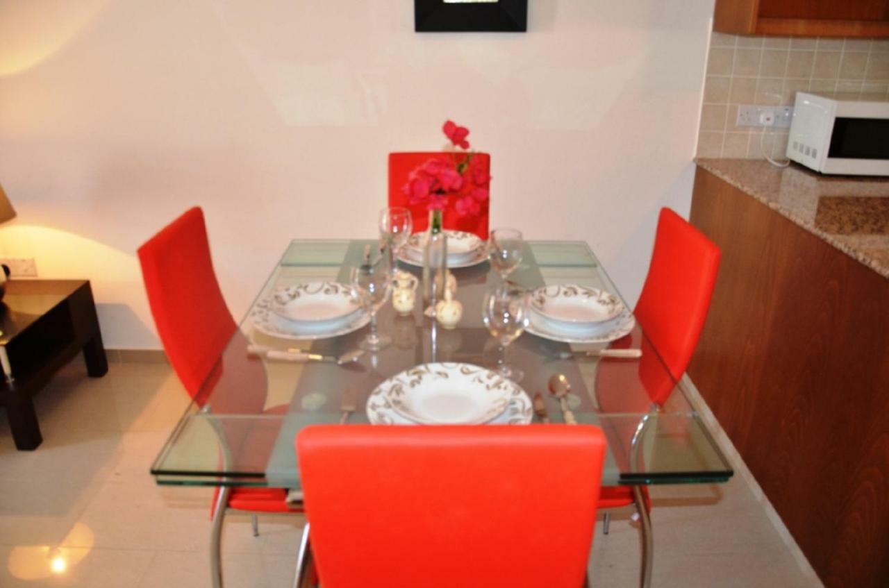 Ground Floor One Bedroom Apartment B2, 3 Pools, Free Wifi 佩亚 外观 照片