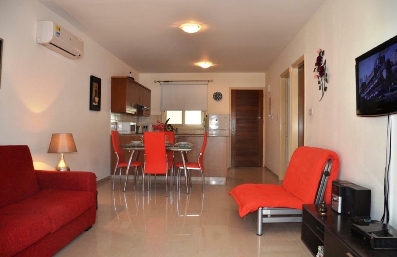 Ground Floor One Bedroom Apartment B2, 3 Pools, Free Wifi 佩亚 外观 照片